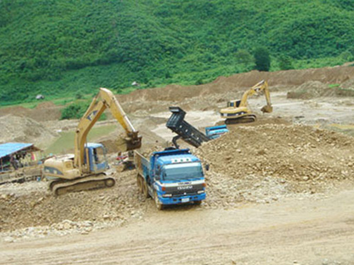 老撾、柬埔寨礦區工程車